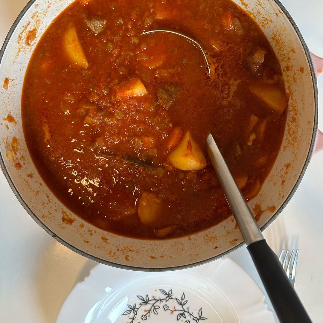 Originating from the heart of Eastern Europe, this hearty stew has become a beloved culinary icon, celebrated for its robust taste and simple yet satisfying ingredients.
Full recipe on blog!
#goulash #goulashsoup #hungariangoulash #meatstew #goulashrecipe #foodie #recipe
